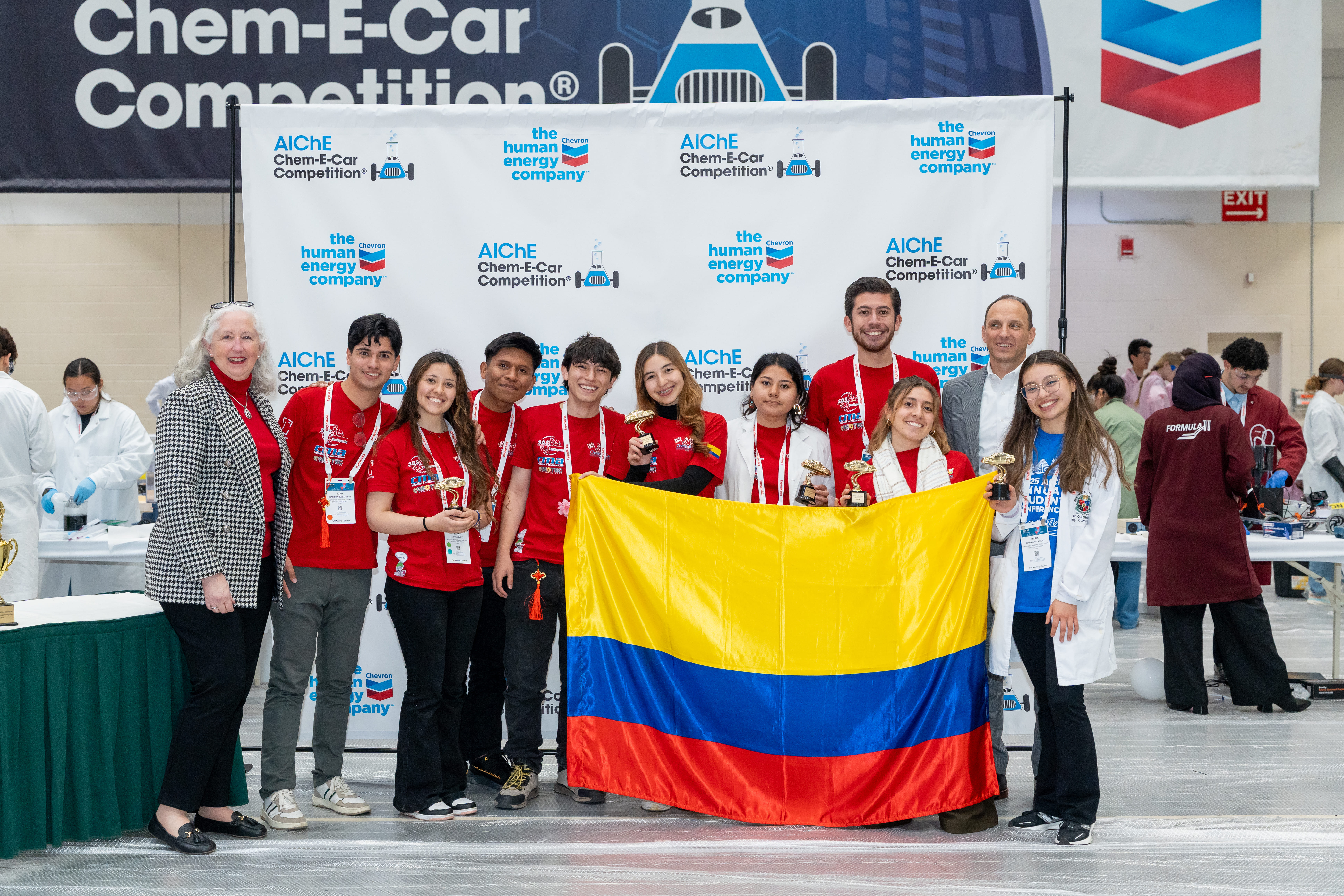 Fotografía oficial de Chem-E-Car: Semillero de investigación de estudio de reacciones químicas para impulsador vehículos.